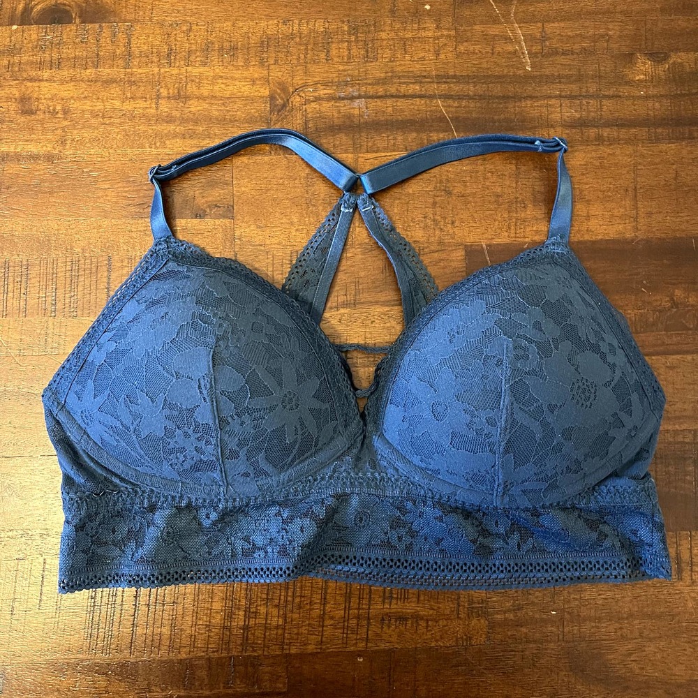 NWOT Victoria's Secret Lightly Lined Lace Bralette - Size Large